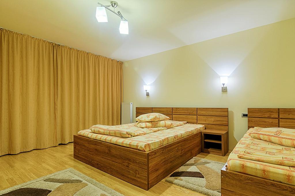 Hotel Panorama Pietrei Craiului à Zărneşti Extérieur photo