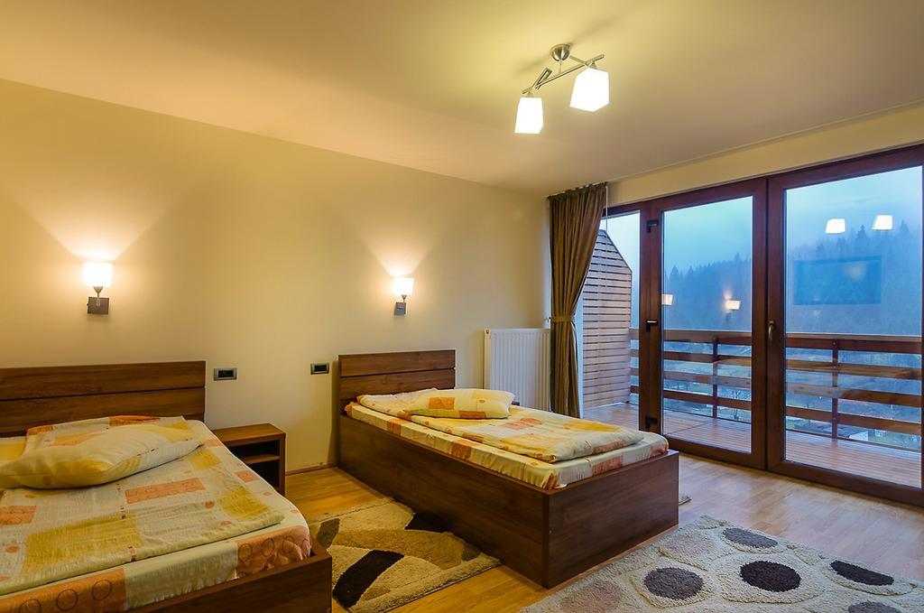 Hotel Panorama Pietrei Craiului à Zărneşti Extérieur photo