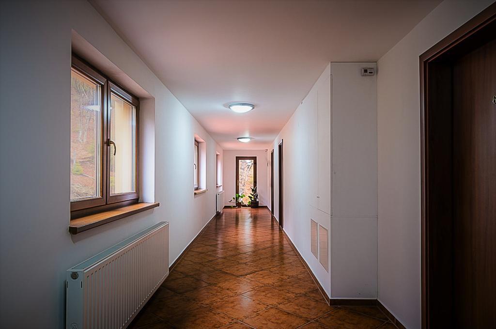 Hotel Panorama Pietrei Craiului à Zărneşti Extérieur photo